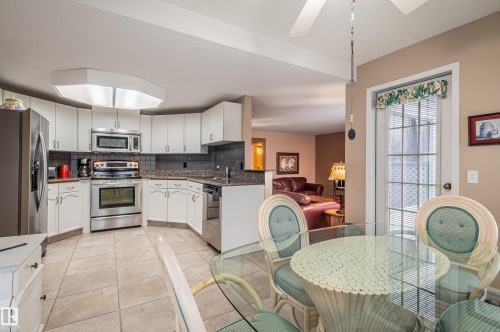 31 Harwood Drive, St. Albert, AB - Indoor Photo Showing Kitchen