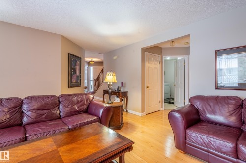 31 Harwood Drive, St. Albert, AB - Indoor Photo Showing Living Room