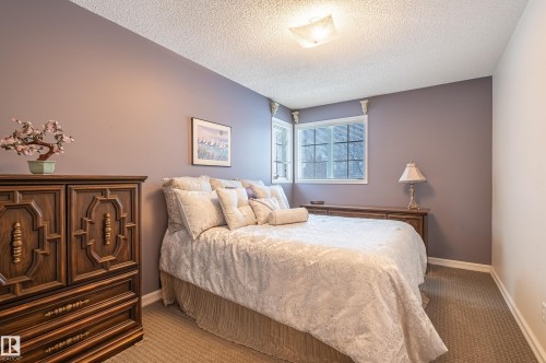 31 Harwood Drive, St. Albert, AB - Indoor Photo Showing Bedroom