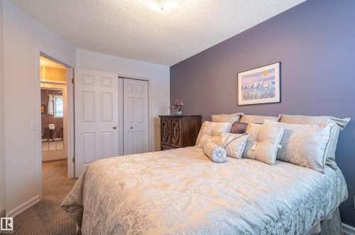 31 Harwood Drive, St. Albert, AB - Indoor Photo Showing Bedroom