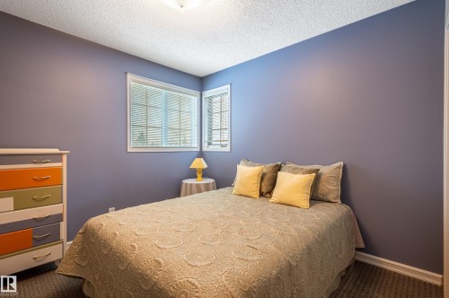 31 Harwood Drive, St. Albert, AB - Indoor Photo Showing Bedroom