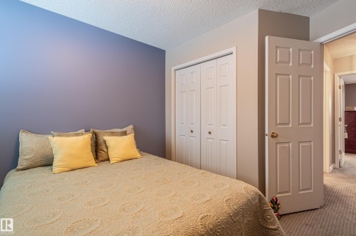 31 Harwood Drive, St. Albert, AB - Indoor Photo Showing Bedroom