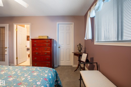 31 Harwood Drive, St. Albert, AB - Indoor Photo Showing Bedroom