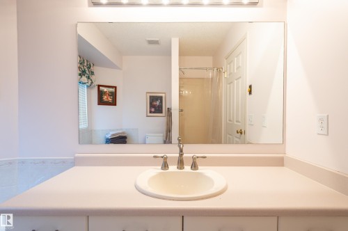 31 Harwood Drive, St. Albert, AB - Indoor Photo Showing Bathroom