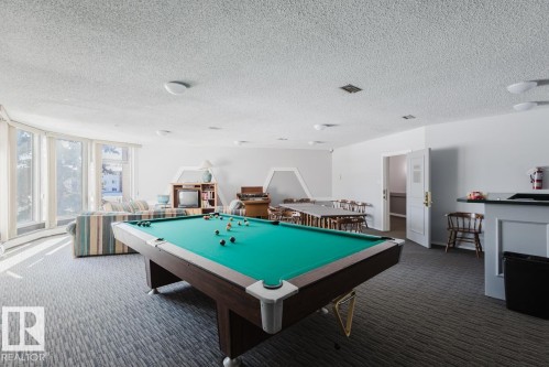 Edmonton, AB - Indoor Photo Showing Other Room