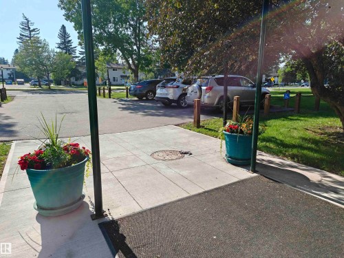 Edmonton, AB - Outdoor