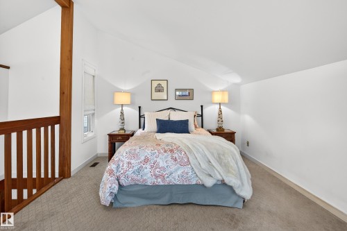 11627 76 Avenue, Edmonton, AB - Indoor Photo Showing Bedroom