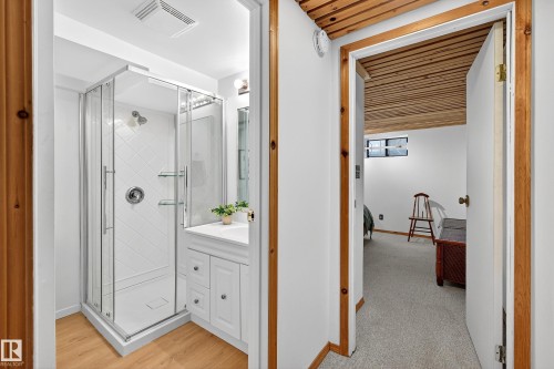 11627 76 Avenue, Edmonton, AB - Indoor