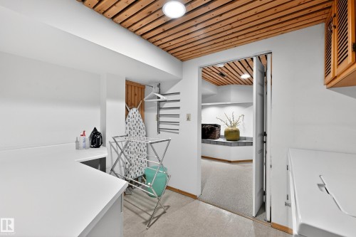 11627 76 Avenue, Edmonton, AB - Indoor Photo Showing Other Room