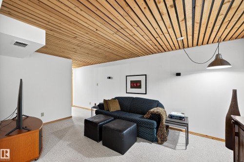 11627 76 Avenue, Edmonton, AB - Indoor