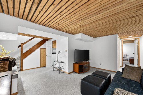 11627 76 Avenue, Edmonton, AB - Indoor