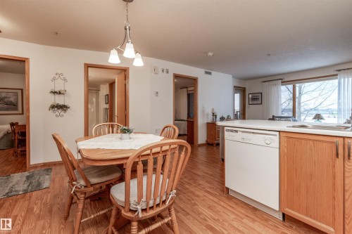 134 200 Bethel Drive, Sherwood Park, AB - Indoor Photo Showing Dining Room