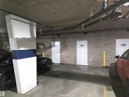 134 200 Bethel Drive, Sherwood Park, AB - Indoor Photo Showing Garage