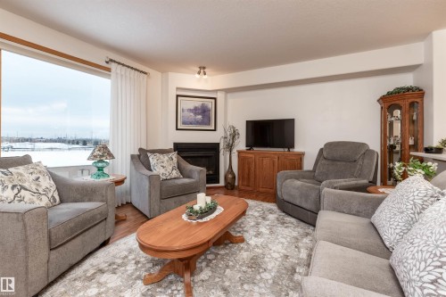 134 200 Bethel Drive, Sherwood Park, AB - Indoor Photo Showing Living Room