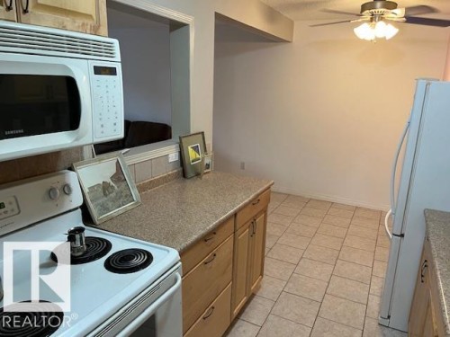 407 10529 93 Street, Edmonton, AB - Indoor Photo Showing Kitchen