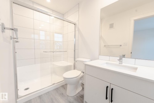 1213 Podersky Wynd, Edmonton, AB - Indoor Photo Showing Bathroom