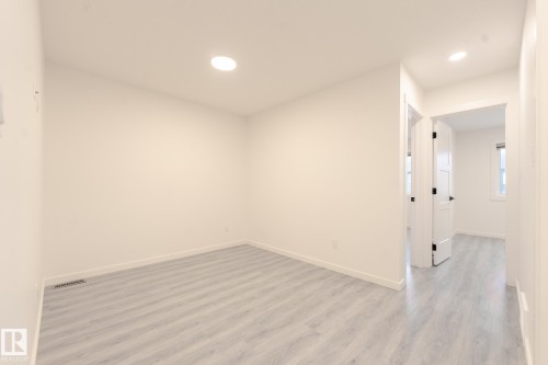 1213 Podersky Wynd, Edmonton, AB - Indoor Photo Showing Other Room