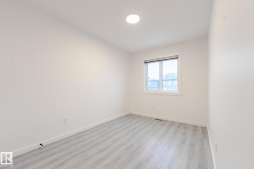 1213 Podersky Wynd, Edmonton, AB - Indoor Photo Showing Other Room