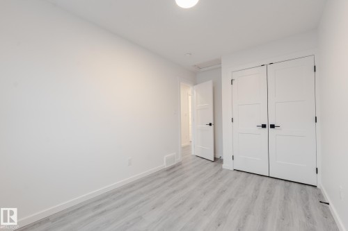 1213 Podersky Wynd, Edmonton, AB - Indoor Photo Showing Other Room