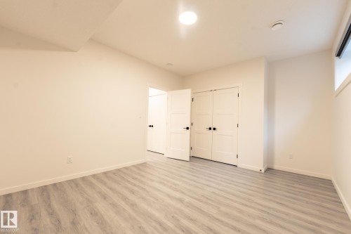 1213 Podersky Wynd, Edmonton, AB - Indoor Photo Showing Other Room