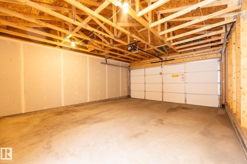 1213 Podersky Wynd, Edmonton, AB - Indoor Photo Showing Garage