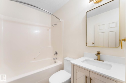 5104 47 Street, Stony Plain, AB - Indoor Photo Showing Bathroom