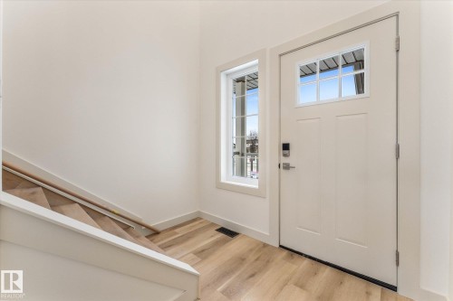 5104 47 Street, Stony Plain, AB - Indoor Photo Showing Other Room