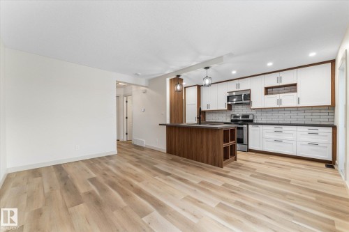5104 47 Street, Stony Plain, AB - Indoor Photo Showing Kitchen