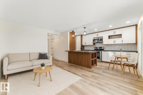 5104 47 Street, Stony Plain, AB - Indoor Photo Showing Other Room