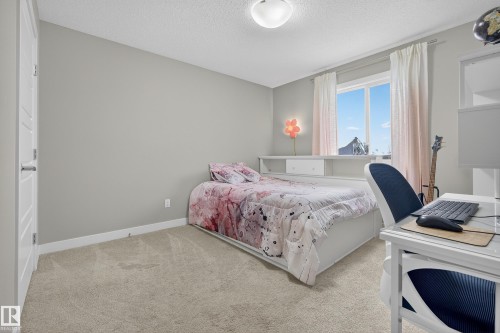 7816 18 Avenue, Edmonton, AB - Indoor Photo Showing Bedroom