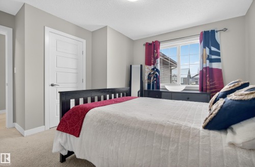 7816 18 Avenue, Edmonton, AB - Indoor Photo Showing Bedroom