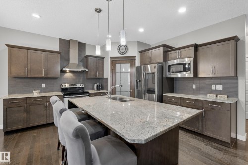 7816 18 Avenue, Edmonton, AB - Indoor Photo Showing Kitchen With Stainless Steel Kitchen With Double Sink With Upgraded Kitchen