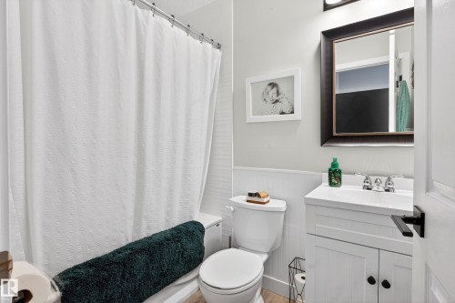 1 Hunter Place, St. Albert, AB - Indoor Photo Showing Bathroom