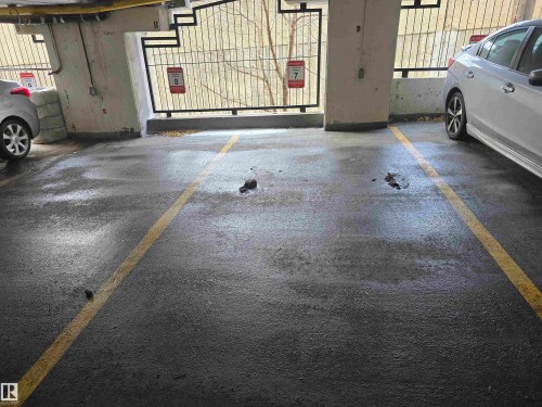 1102 9730 106 Street, Edmonton, AB - Indoor Photo Showing Garage