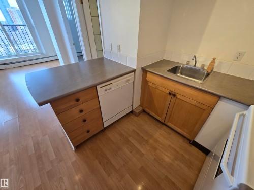 1102 9730 106 Street, Edmonton, AB - Indoor Photo Showing Kitchen