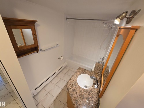1102 9730 106 Street, Edmonton, AB - Indoor Photo Showing Bathroom
