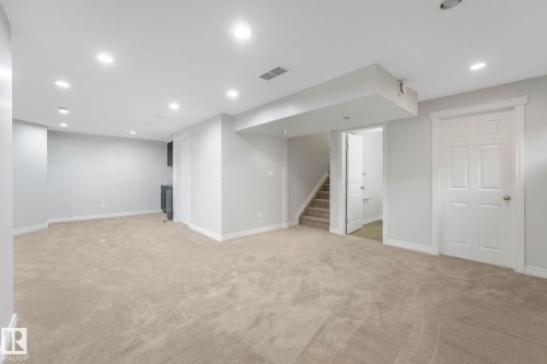 8616 178 Avenue, Edmonton, AB - Indoor