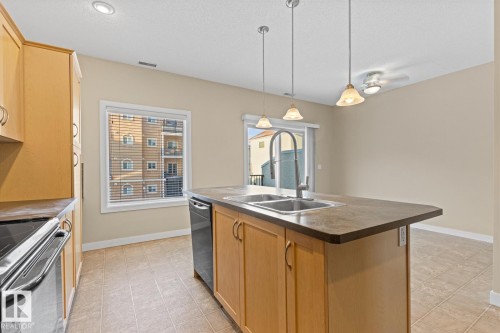 39 13825 155 Avenue, Edmonton, AB - Indoor Photo Showing Kitchen With Double Sink