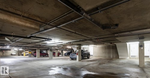 39 13825 155 Avenue, Edmonton, AB - Indoor Photo Showing Garage
