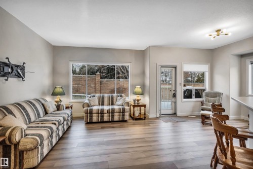 6 20 Erin Ridge Road, St. Albert, AB - Indoor Photo Showing Living Room