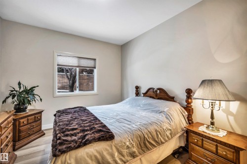 6 20 Erin Ridge Road, St. Albert, AB - Indoor Photo Showing Bedroom