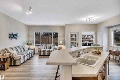 6 20 Erin Ridge Road, St. Albert, AB - Indoor Photo Showing Living Room