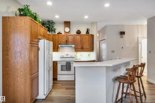 6 20 Erin Ridge Road, St. Albert, AB - Indoor Photo Showing Kitchen