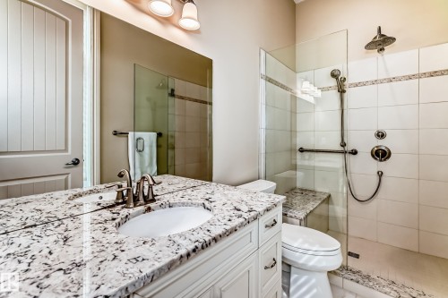 631 Howatt Drive, Edmonton, AB - Indoor Photo Showing Bathroom
