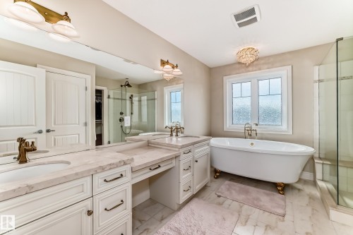 631 Howatt Drive, Edmonton, AB - Indoor Photo Showing Bathroom