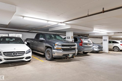 402 9020 Jasper Avenue, Edmonton, AB - Indoor Photo Showing Garage