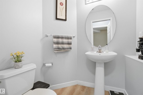 5515 Stevens Crescent, Edmonton, AB - Indoor Photo Showing Bathroom