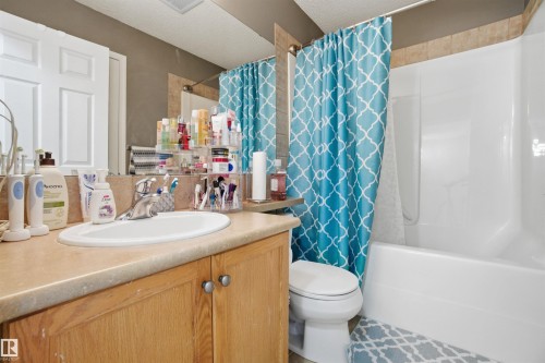 5515 Stevens Crescent, Edmonton, AB - Indoor Photo Showing Bathroom