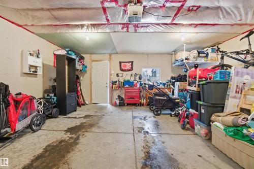 5515 Stevens Crescent, Edmonton, AB - Indoor Photo Showing Garage