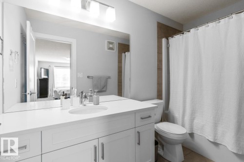34 4835 Wright Drive, Edmonton, AB - Indoor Photo Showing Bathroom